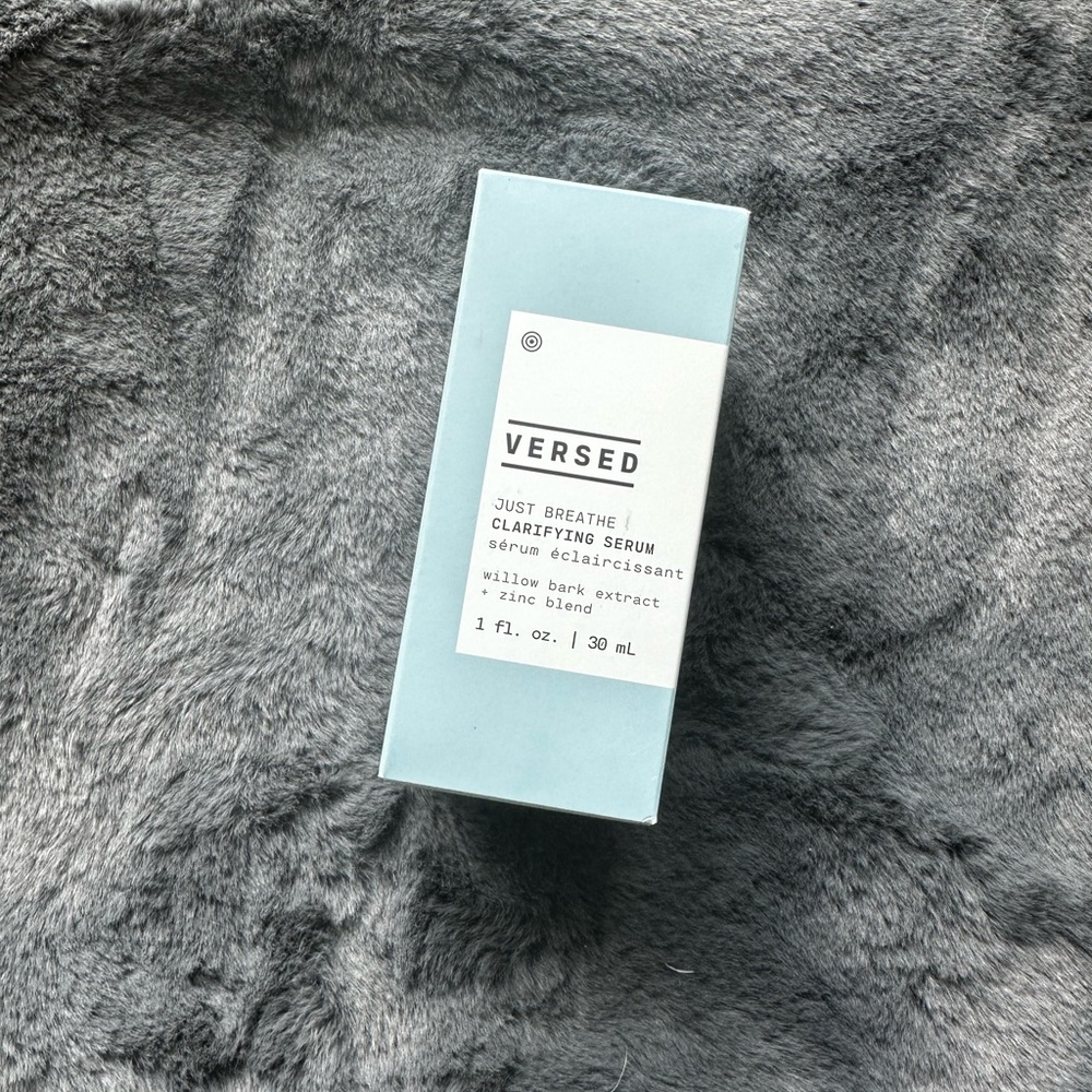 Versed Just Breathe Clarifying Serum - Light Blue